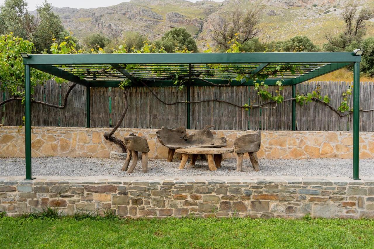 Dafni Villa Orne Esterno foto